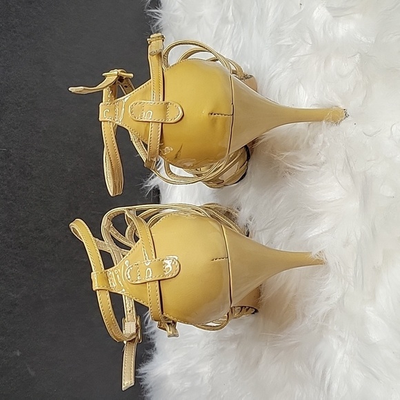 STUART WEITZMANN Nude Colored Strappy Sandals Size 8.5 - Picture 4 of 9